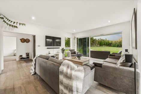 Photo of property in 1 Ngaire Close, Wainui, Silverdale, 0994