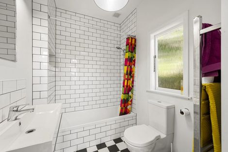 Photo of property in 12 Liffey Crescent, Island Bay, Wellington, 6023