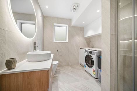 Photo of property in 123a Forrest Hill Road, Forrest Hill, Auckland, 0620
