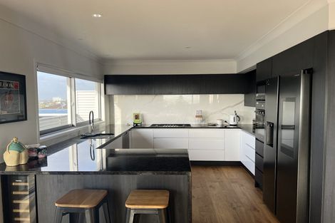 Photo of property in 3/3 Marama Street, Castor Bay, Auckland, 0620