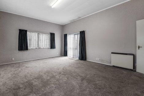 Photo of property in 10 Gemini Place, Kawaha Point, Rotorua, 3010