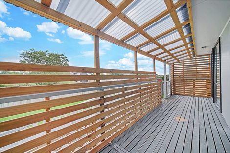 Photo of property in 15 Justamere Place, Weymouth, Auckland, 2103