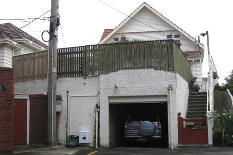 Photo of property in 1a Gladstone Terrace, Kelburn, Wellington, 6012