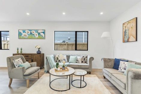 Photo of property in 3/7 Alston Avenue, Kelston, Auckland, 0602