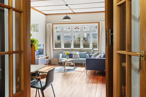 Photo of property in 39 Dee Street, Island Bay, Wellington, 6023