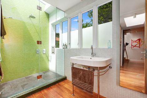 Photo of property in 17 Dover Street, Island Bay, Wellington, 6023