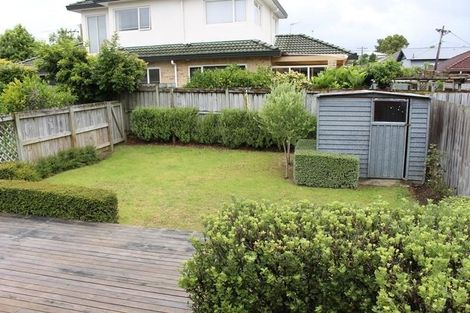 Photo of property in 2/109 Shakespeare Road, Milford, Auckland, 0620