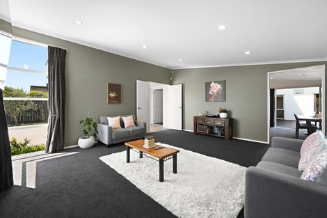 Photo of property in 16 Whistler Close, Rototuna North, Hamilton, 3210