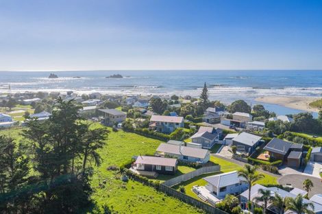 Photo of property in 15 John Ross Place, Kairakau, Elsthorpe, 4295