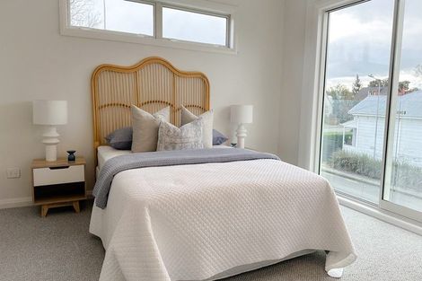 Photo of property in 2 Tiraumea Street, Palmerston North, 4410