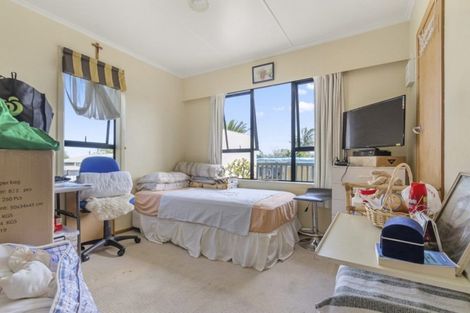 Photo of property in 23 Tironui Station Road East, Papakura, 2112