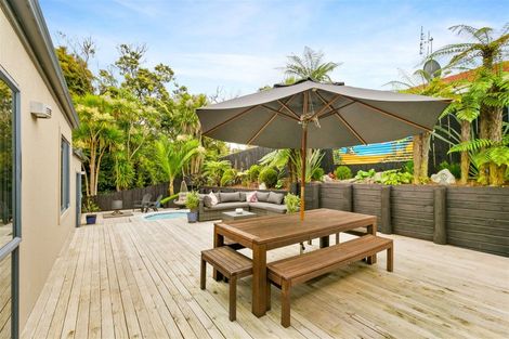 Photo of property in 13 Berkshire Terrace, Massey, Auckland, 0614