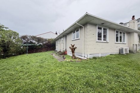 Photo of property in 94 Miramar North Road, Miramar, Wellington, 6022