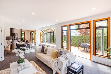 Photo of property in 17a Lincoln Terrace, Hokowhitu, Palmerston North, 4410