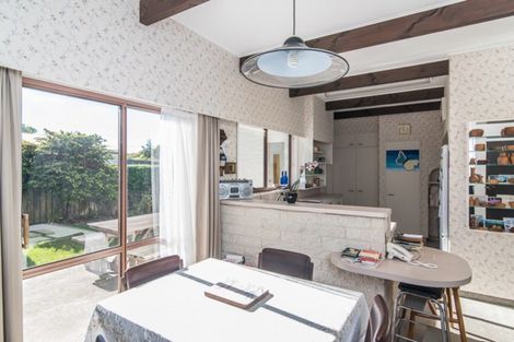 Photo of property in 211 Te Moana Road, Waikanae, 5036