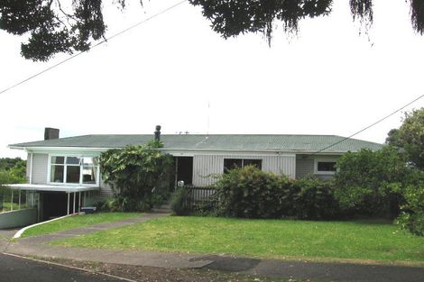 Photo of property in 25 Heath Avenue, Northcote, Auckland, 0627
