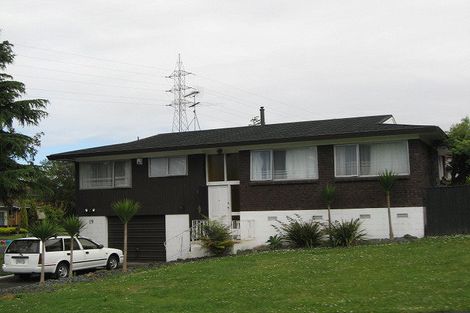 Photo of property in 19 Balgowan Terrace, Conifer Grove, Takanini, 2112