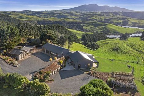 Photo of property in 82 Maungatawhiri Road, Raglan, 3295