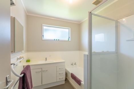 Photo of property in 63 The Drive, Tawa, Wellington, 5028