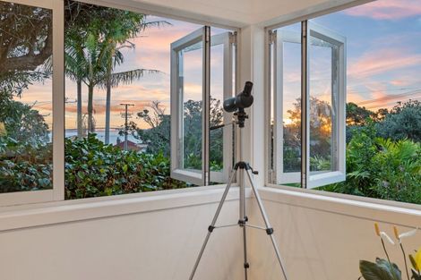 Photo of property in 75a Stanley Point Road, Stanley Point, Auckland, 0624