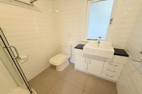 Photo of property in 76 Browns Bay Road, Rothesay Bay, Auckland, 0630