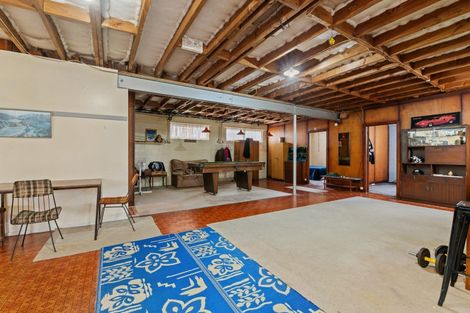 Photo of property in 11 Hillcrest Avenue, Hillcrest, Auckland, 0627