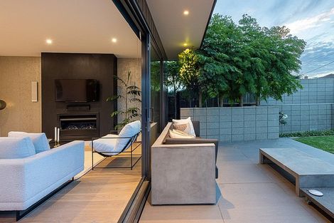 Photo of property in 25 Seaview Road, Castor Bay, Auckland, 0620