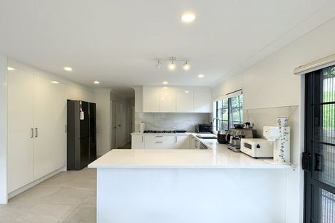 Photo of property in 54 Scarlet Oak Drive, Schnapper Rock, Auckland, 0632