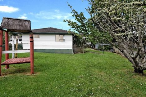 Photo of property in 20 Serwayne Place, Sunnyvale, Auckland, 0612