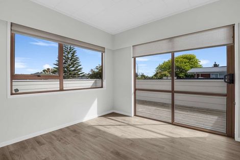 Photo of property in 45 Sandspit Road, Waiuku, 2123
