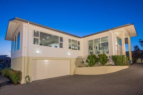 Photo of property in 28 Stace Hopper Drive, One Tree Point, 0118