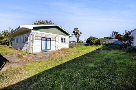 Photo of property in 35 Gladstone Street, Hawera, 4610
