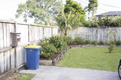 Photo of property in 1/32 Flanshaw Road, Te Atatu South, Auckland, 0610
