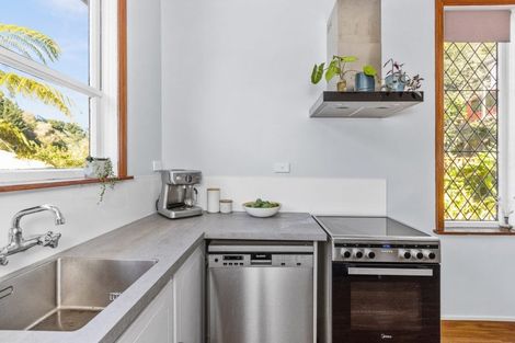 Photo of property in 6 Little Burke Street, Hospital Hill, Napier, 4110