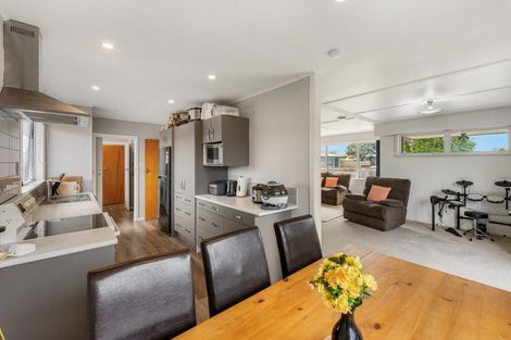 Photo of property in 11a Fox Place, Cloverlea, Palmerston North, 4412