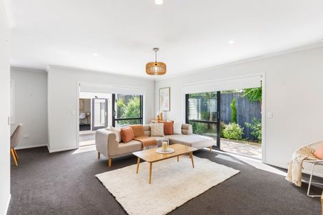 Photo of property in 11 Poplar Grove, Ebdentown, Upper Hutt, 5018