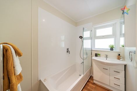 Photo of property in 23 Holmes Grove, Naenae, Lower Hutt, 5011