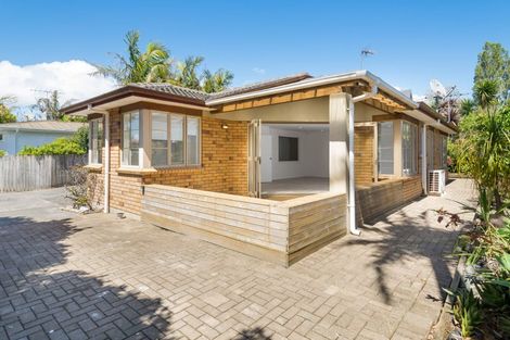 Photo of property in 1/23 Alma Road, Milford, Auckland, 0620