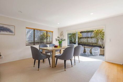 Photo of property in 42 Seresin Crescent, Flat Bush, Auckland, 2016