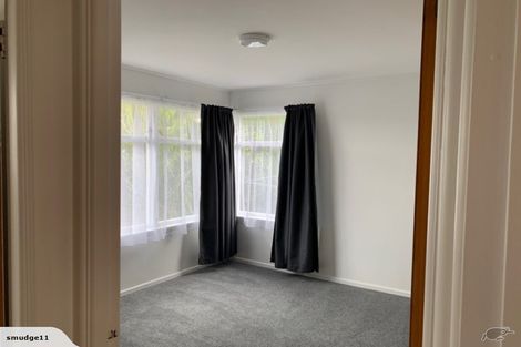 Photo of property in 82 Flanshaw Road, Te Atatu South, Auckland, 0610