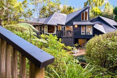 Photo of property in 19 Fawcett Road, Laingholm, Auckland, 0604