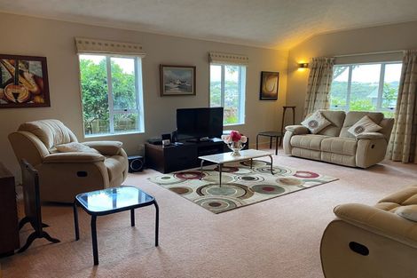 Photo of property in 10 James Cook Drive, Whitby, Porirua, 5024