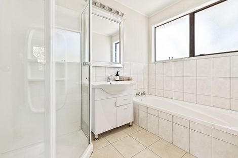 Photo of property in 6 Parrs Cross Road, Henderson, Auckland, 0612