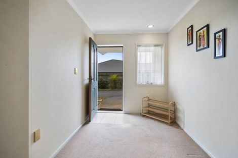 Photo of property in 8 Shakespeare Way, Kelvin Grove, Palmerston North, 4414