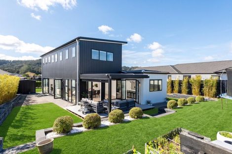Photo of property in 3 Vogwill Road, Kumeu, 0810