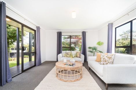 Photo of property in 60 Hillcrest Drive, Kelvin Grove, Palmerston North, 4414