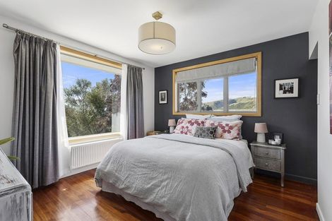 Photo of property in 18 Kapekape Place, Pukerua Bay, 5026