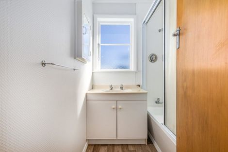 Photo of property in 11 Bartholomew Road, Levin, 5510