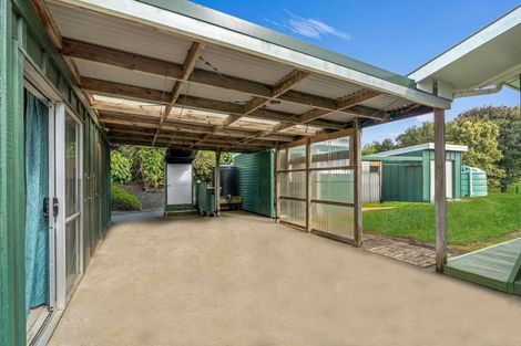Photo of property in 5 Mcleod Road, South Head, Helensville, 0874