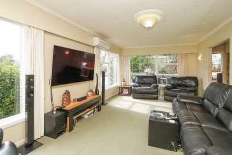 Photo of property in 2 Russleigh Drive, Dinsdale, Hamilton, 3204